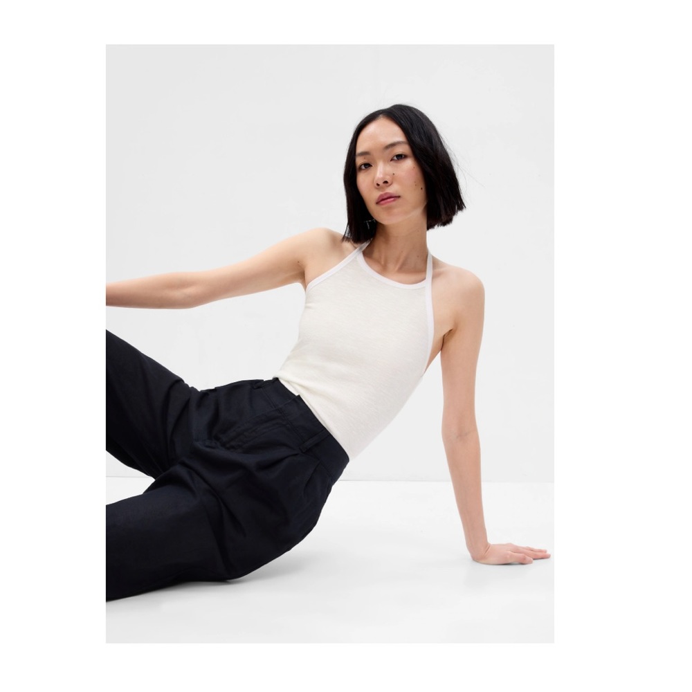 NWT Gap Essential White Rib Halter Top 🤍